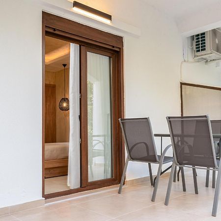 Odyssey Accommodation Пефкохорі Екстер'єр фото