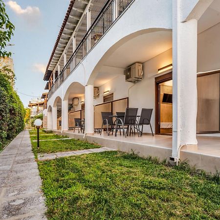 Odyssey Accommodation Пефкохорі Екстер'єр фото