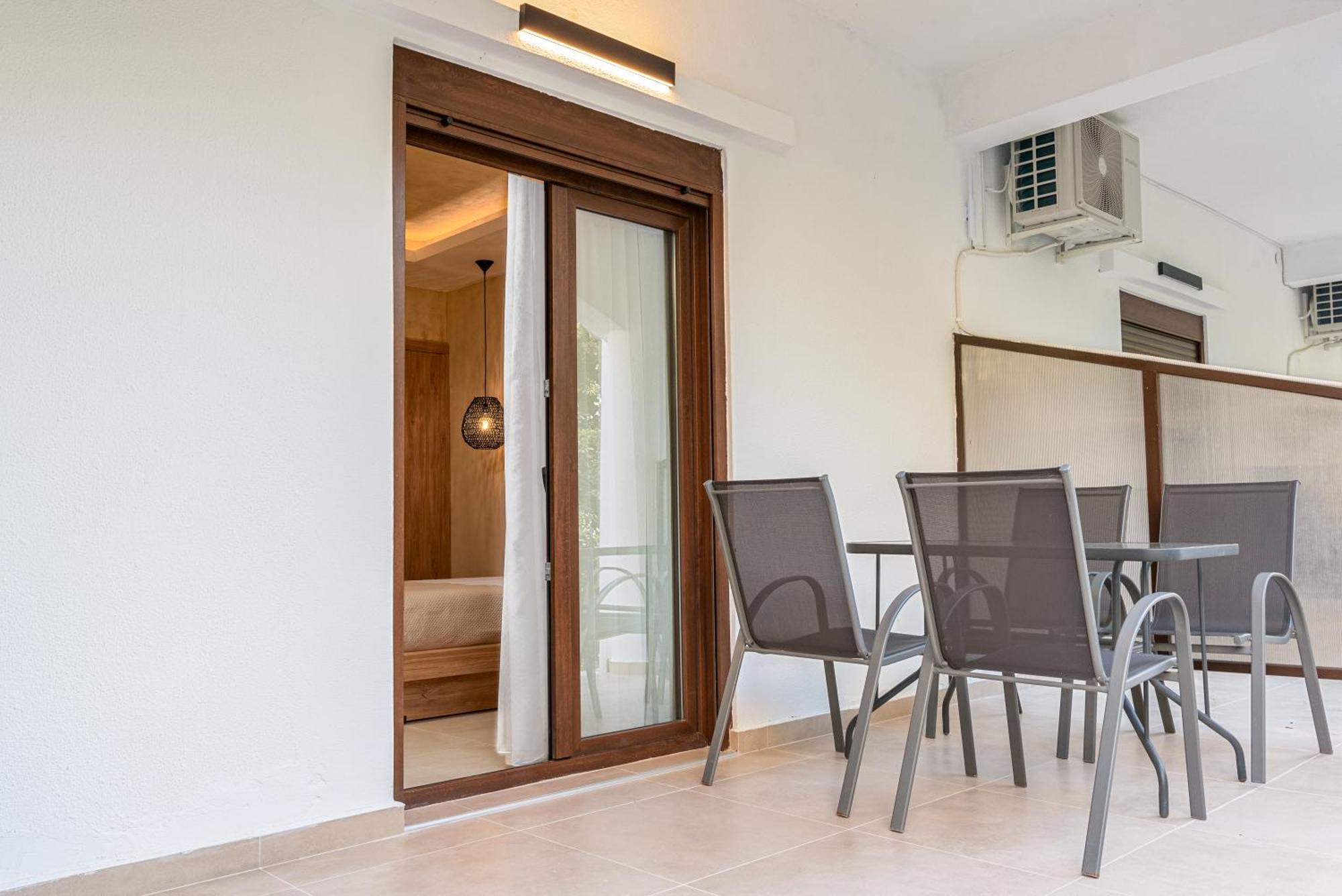 Odyssey Accommodation Пефкохорі Екстер'єр фото